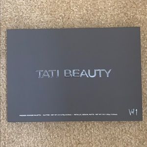 BNIB-TATI BEAUTY Textured Neutrals Vol 1 Eyeshadow